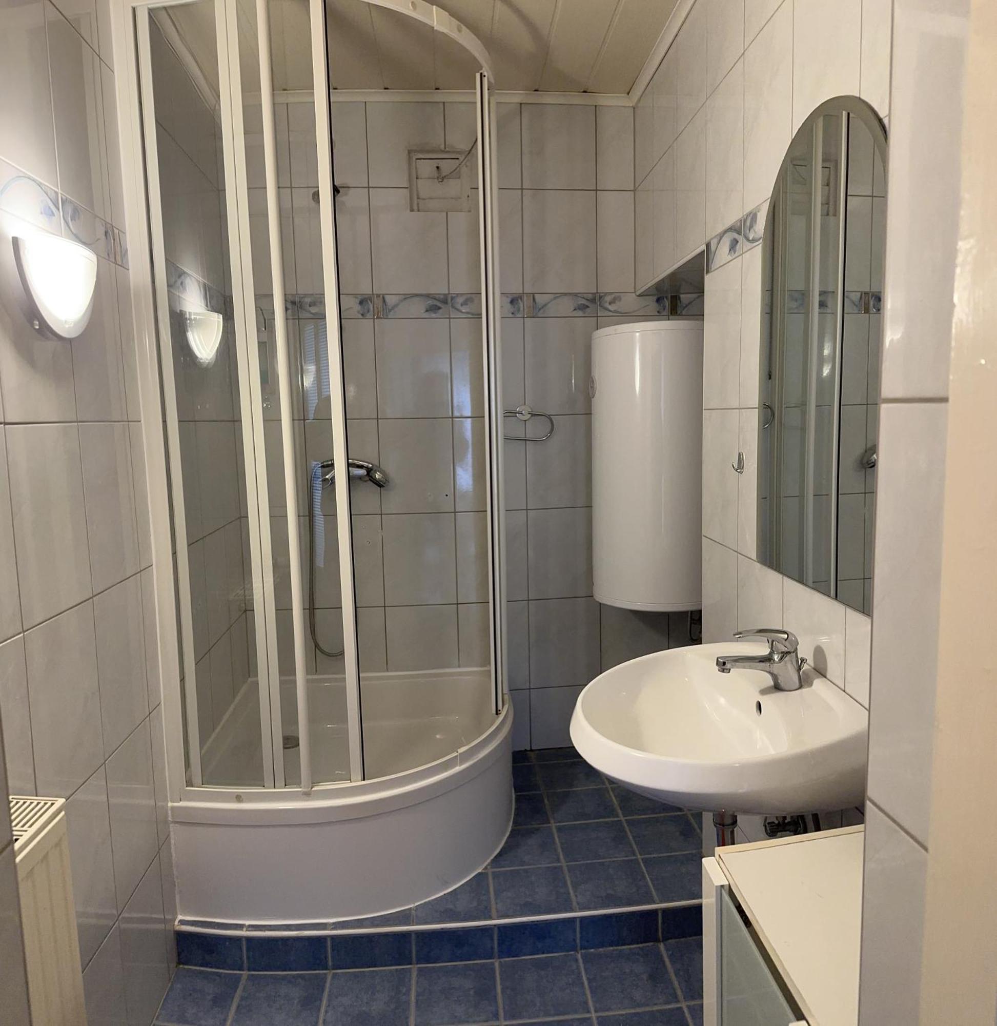 Cheap Outlet Center Apartment With Pool Parndorf Exteriér fotografie